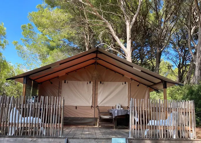 Luksusowy namiot Saint Paul Le Marseillais Tentes Equippees Hebergements Insolites *