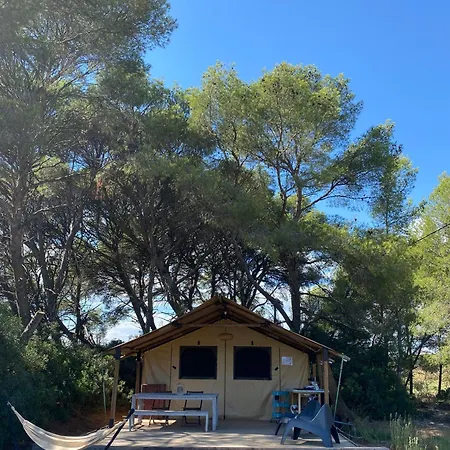 Saint Paul Le Marseillais Tentes Equippees Hebergements Insolites Luxury tent *